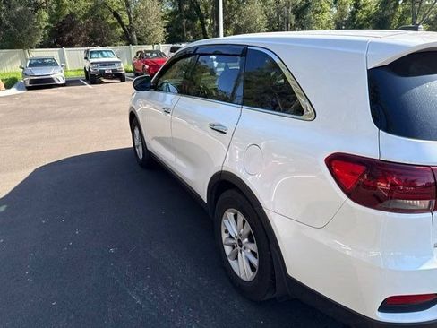 Used 2020 Kia Sorento LX FWD image 5