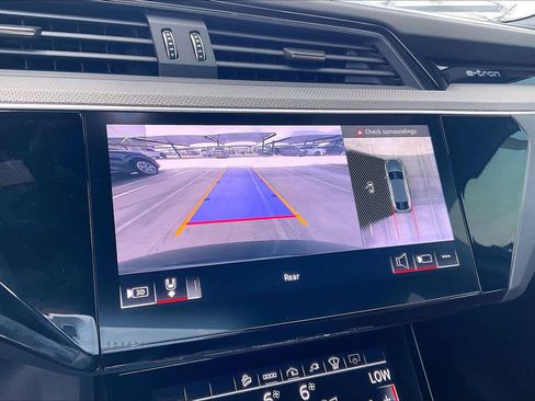 Used 2023 Audi e-tron S Prestige w/ Prestige Package AWD/4WD image 25