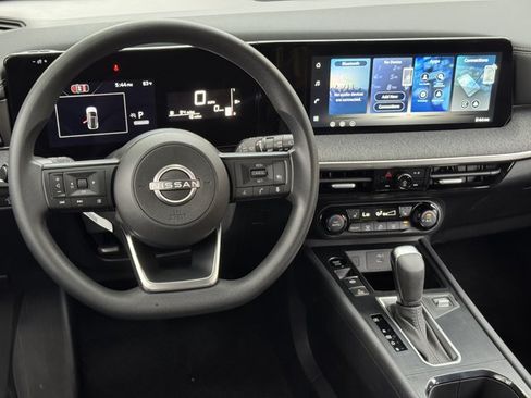 New 2026 Nissan Kicks SV w/ Cold Weather Package FWD image 27