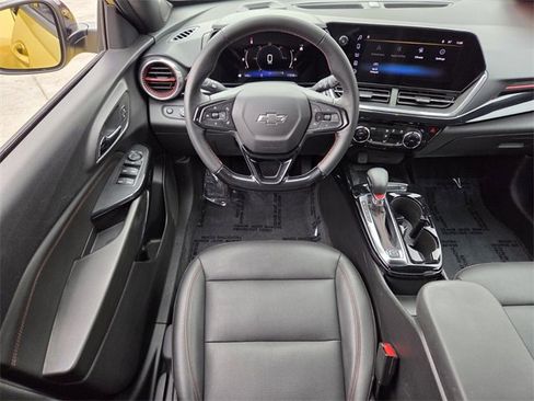 Certified 2024 Chevrolet Trax RS w/ Sunroof Package image 12