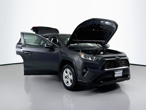 Used 2021 Toyota RAV4 XLE w/ XLE Grade Weather Package AWD/4WD image 19
