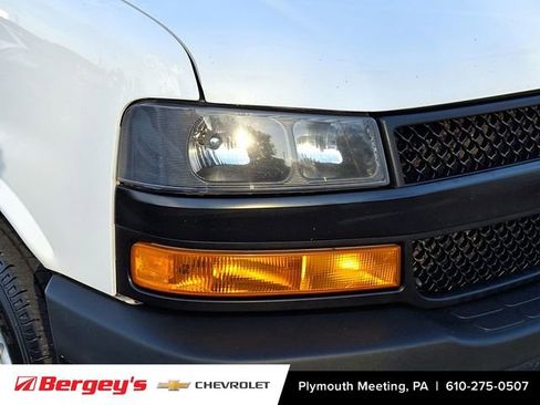 Used 2021 Chevrolet Express 2500 image 10