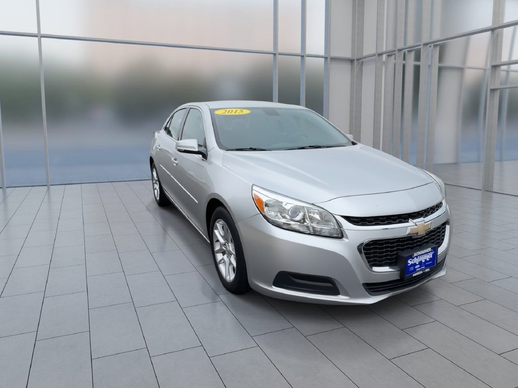 Used 2015 Chevrolet Malibu LT w/ Power Convenience Package FWD image 2