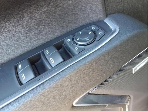 Used 2024 Chevrolet Silverado 1500 LTZ AWD/4WD image 17