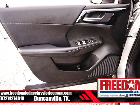 Used 2024 Mitsubishi Outlander SE image 39