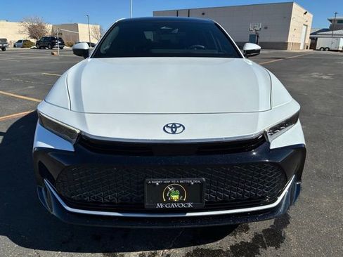 Used 2024 Toyota Crown Limited image 9