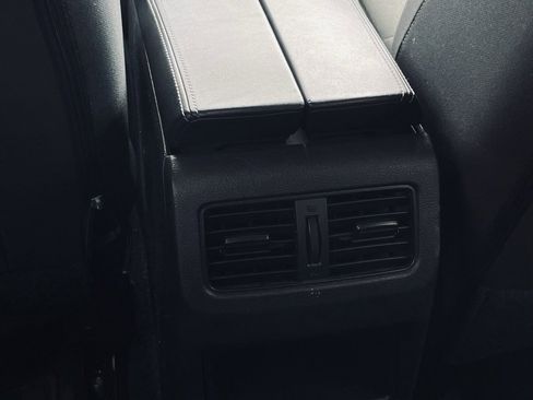 Used 2024 Nissan Rogue S image 23