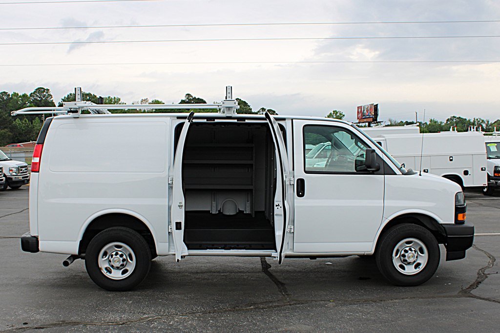 Used 2024 Chevrolet Express 2500 w/ Driver Convenience Package RWD image 8