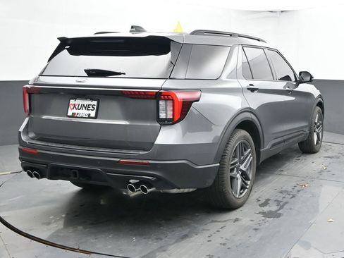 Used 2025 Ford Explorer ST w/ Sun And Sound Package image 10