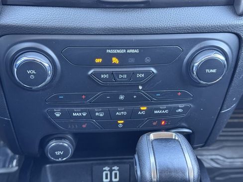 Used 2019 Ford Ranger Lariat w/ Black Appearance Package image 13