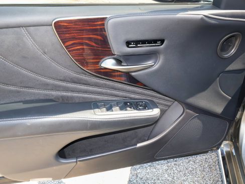 Used 2018 Lexus LS 500 AWD w/ Interior Upgrade Package image 13