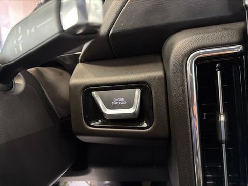 Used 2026 GMC Yukon Denali w/ Sun & Power Step Package AWD/4WD image 32