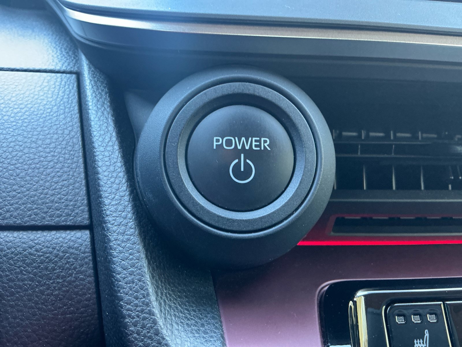 Used 2024 Toyota Prius Prime FWD image 29