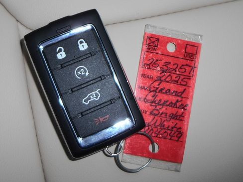 New 2025 Jeep Grand Cherokee Limited image 10