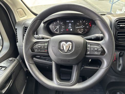 Used 2025 RAM ProMaster 2500 w/ Convenience Group FWD image 19