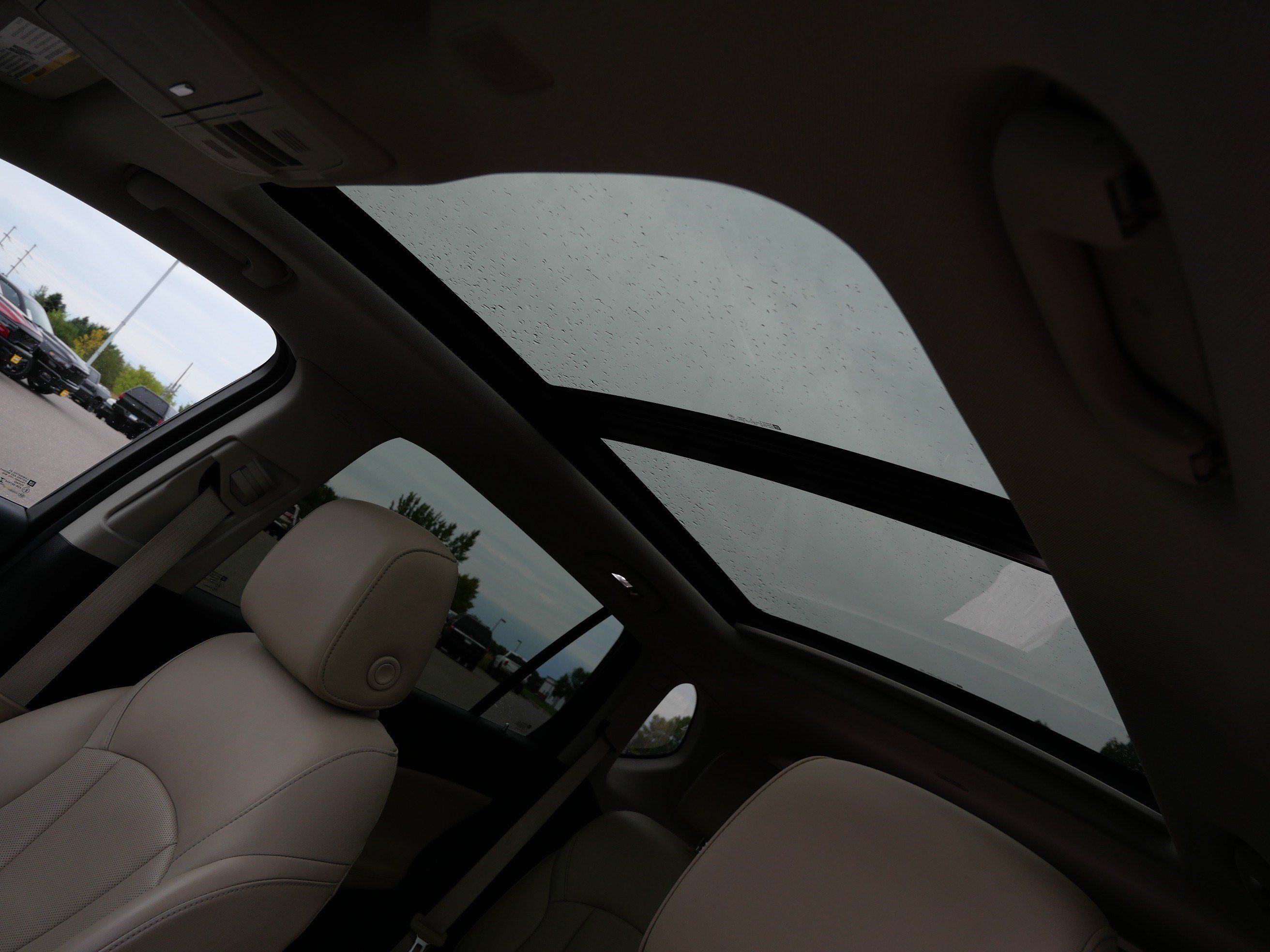 Used 2020 Buick Envision Essence AWD/4WD image 19