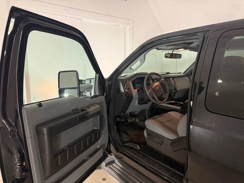 Used 2015 Ford F250 XLT w/ Snow Plow Prep Package AWD/4WD image 10