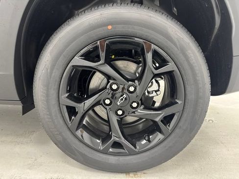 Used 2026 Chevrolet Trax LT w/ Driver Confidence Package FWD image 34