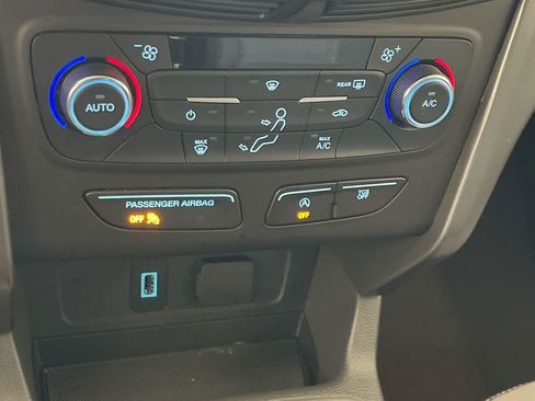 Used 2017 Ford Escape SE AWD/4WD image 18
