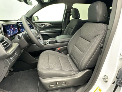 Certified 2026 Chevrolet Traverse LT AWD/4WD image 5