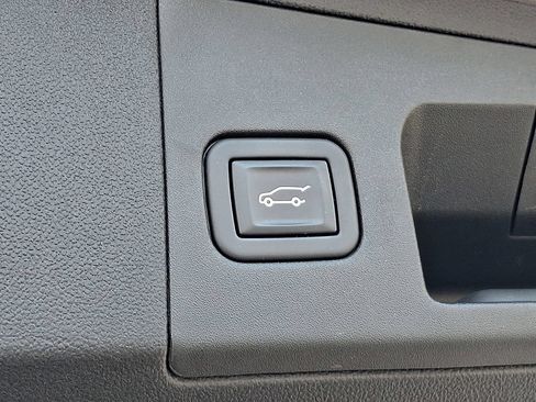 Certified 2023 Cadillac XT5 Premium Luxury AWD/4WD image 32
