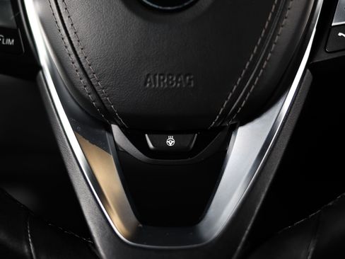 Used 2022 BMW X6 xDrive40i w/ Executive Package image 33