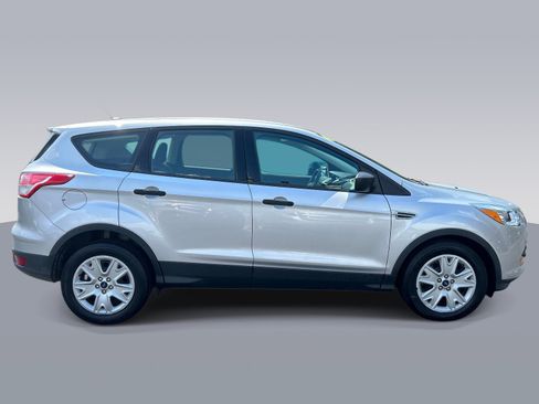 Used 2015 Ford Escape S FWD image 2