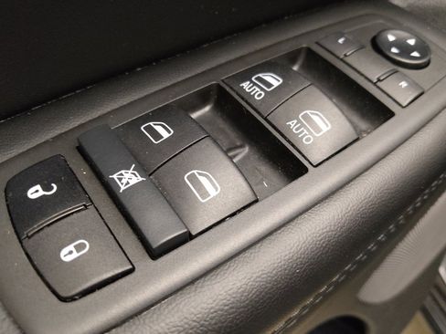 Used 2021 Jeep Grand Cherokee Laredo X AWD/4WD image 27