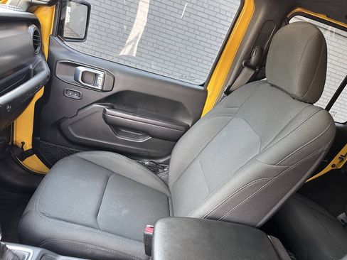 Used 2021 Jeep Wrangler Unlimited Sport AWD/4WD image 31