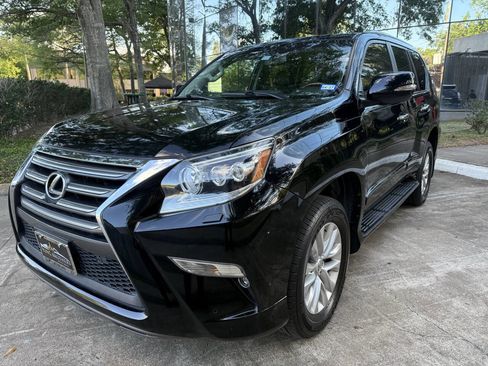 Used 2016 Lexus GX 460 w/ Premium Package image 3