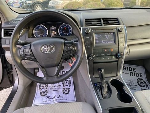 Used 2016 Toyota Camry LE image 8
