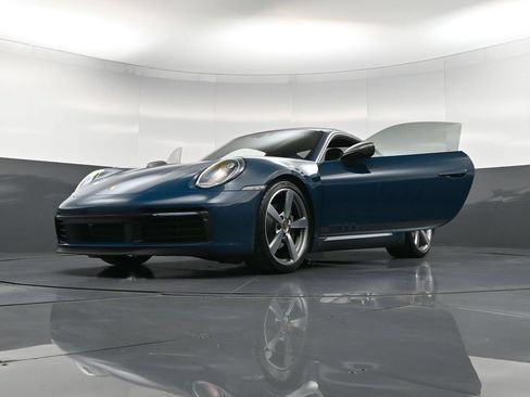 Certified 2024 Porsche 911 Carrera T RWD image 37