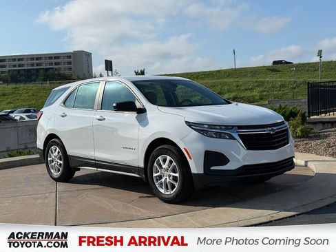 Used 2024 Chevrolet Equinox LS w/ Driver Confidence II Package FWD image 1
