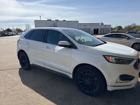 Used 2021 Ford Edge Titanium w/ Equipment Group 301A image 3