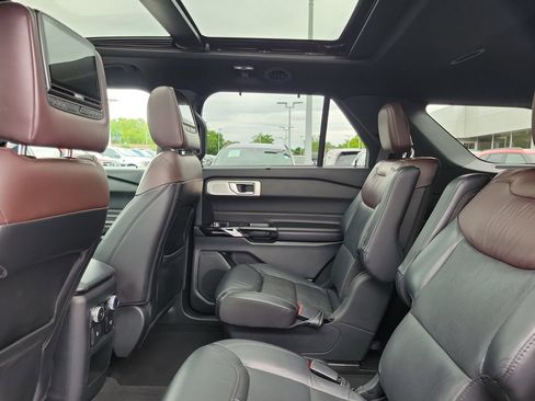 Certified 2021 Ford Explorer Platinum w/ Equipment Group 601A AWD/4WD image 14