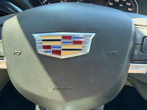 Used 2023 Cadillac XT4 Luxury FWD image 16