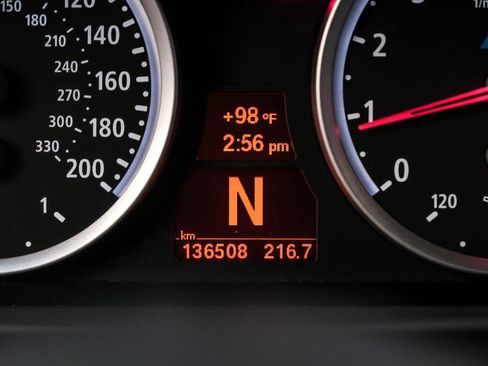 Used 2010 BMW M5 RWD image 22