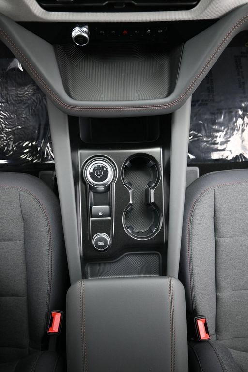 Used 2026 Ford Explorer Active AWD/4WD image 16