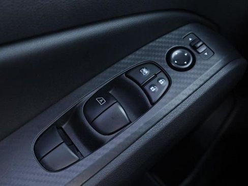Certified 2025 Nissan Altima 2.5 SV FWD image 17