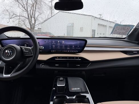 Used 2025 Buick Enclave Preferred image 18