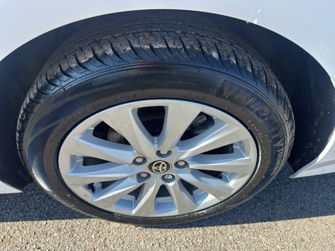 Used 2020 Toyota Camry LE image 24