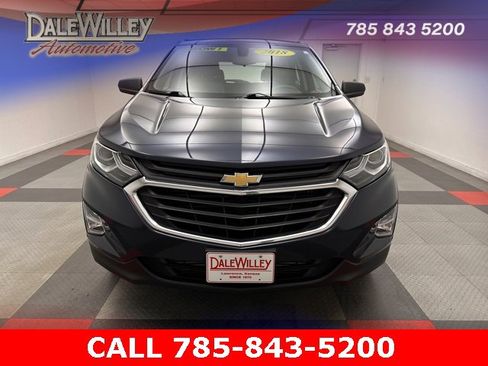 Used 2018 Chevrolet Equinox LS image 2