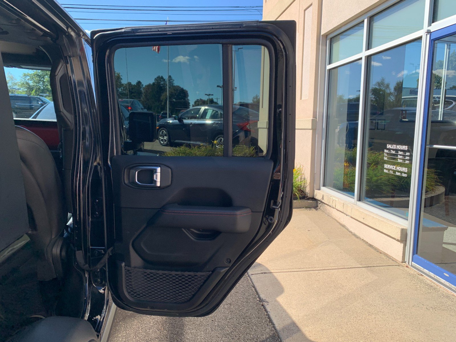 Used 2022 Jeep Wrangler Unlimited Rubicon AWD/4WD image 34