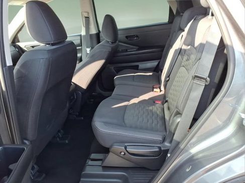 Used 2025 Nissan Pathfinder S AWD/4WD image 12