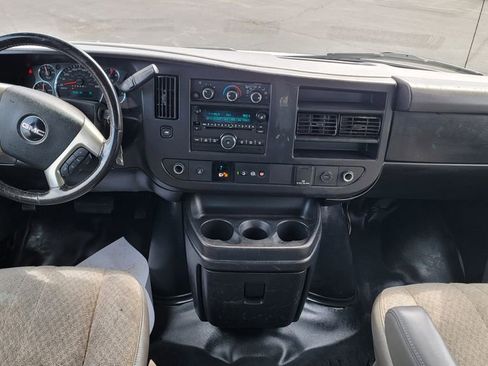 Used 2017 GMC Savana 2500 RWD image 25