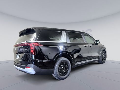 New 2026 Kia Carnival FWD image 7