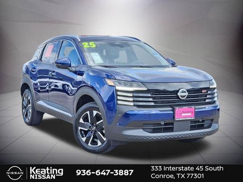 Certified 2025 Nissan Kicks SR FWD image 3