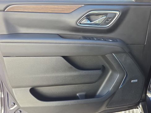 Used 2023 Chevrolet Tahoe High Country image 12