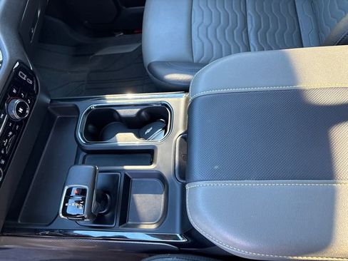 Used 2025 Chevrolet Silverado 1500 ZR2 image 33