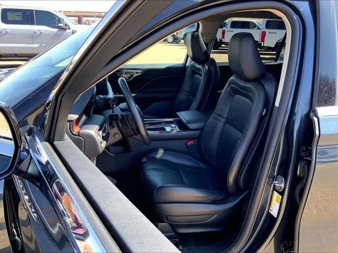 Used 2023 Lincoln Aviator Reserve w/ Equipment Group 201A image 8